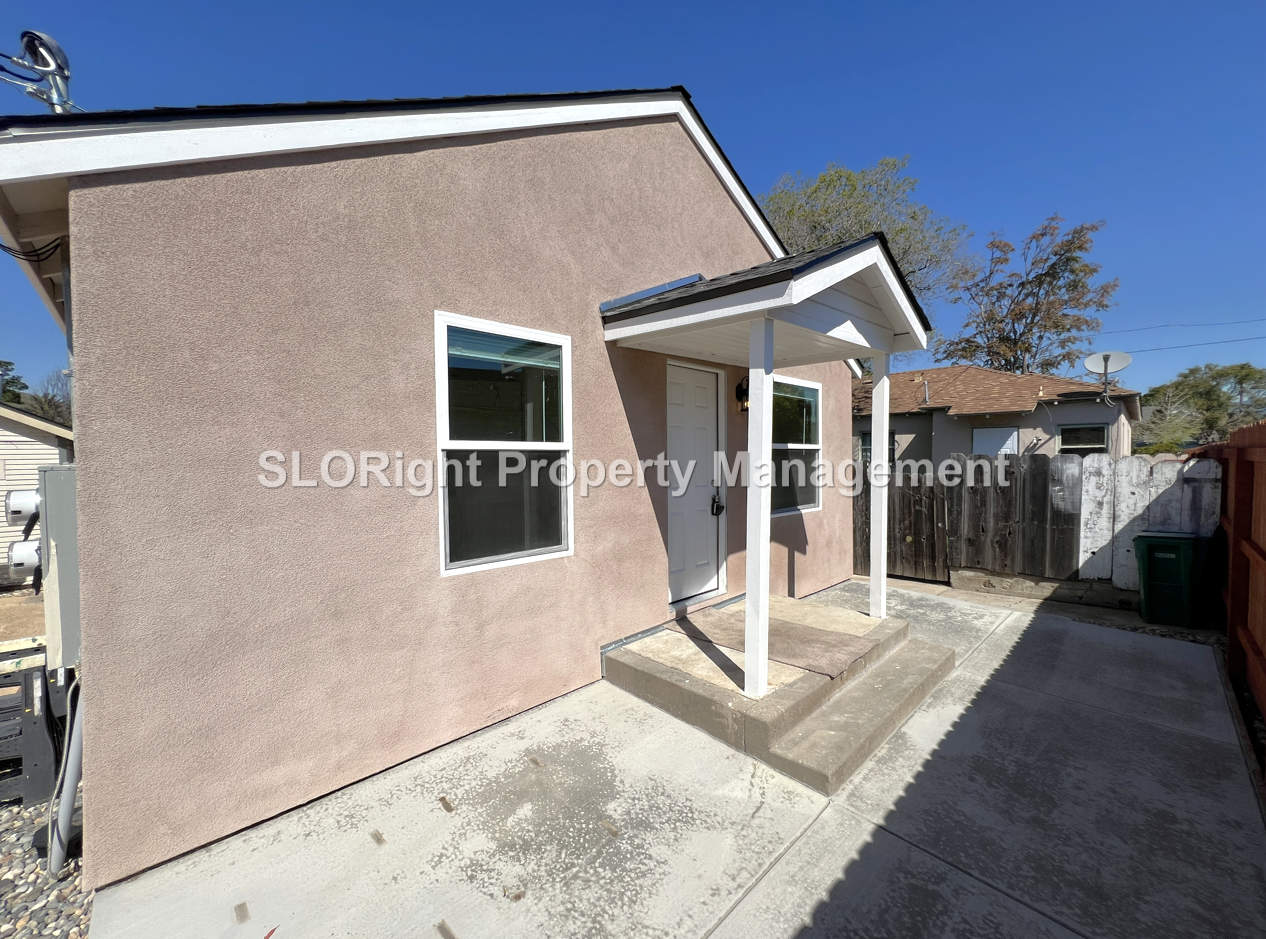 239 Sandercock St - Photo 3 of 19