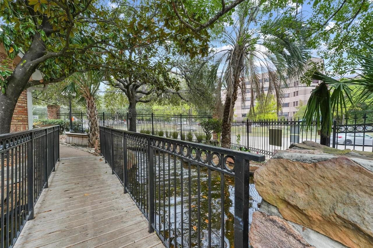 2300 Old Spanish Trl Apt 1010 - Photo 4 of 16
