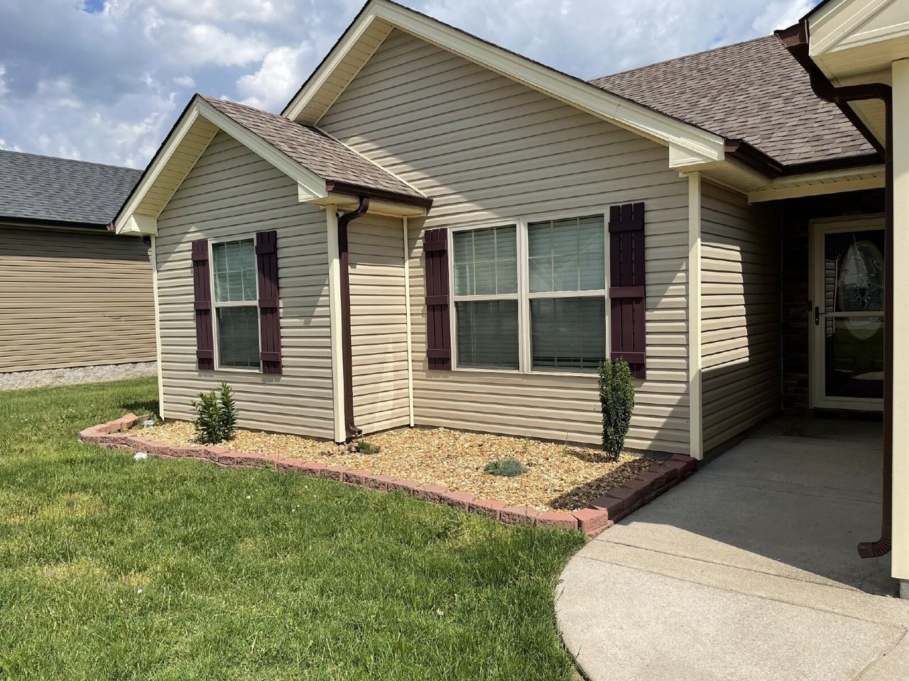 1187 Freedom Dr - Photo 2 of 15