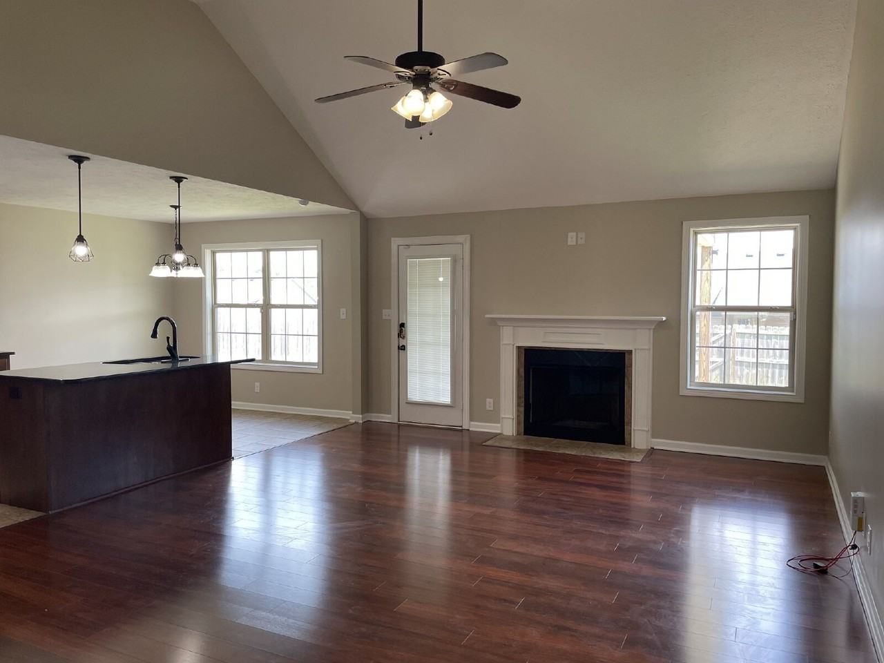 1187 Freedom Dr - Photo 3 of 15