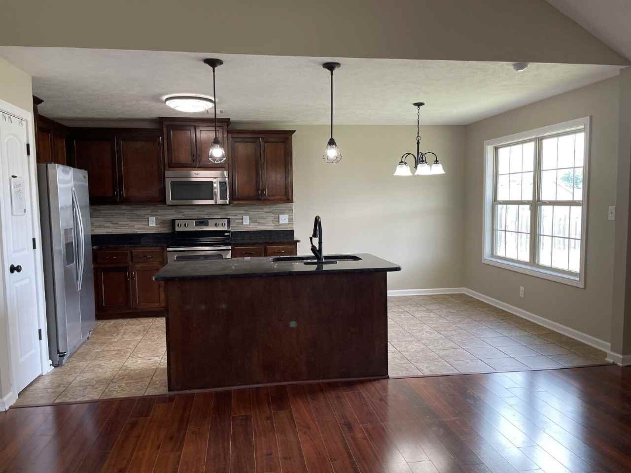 1187 Freedom Dr - Photo 5 of 15