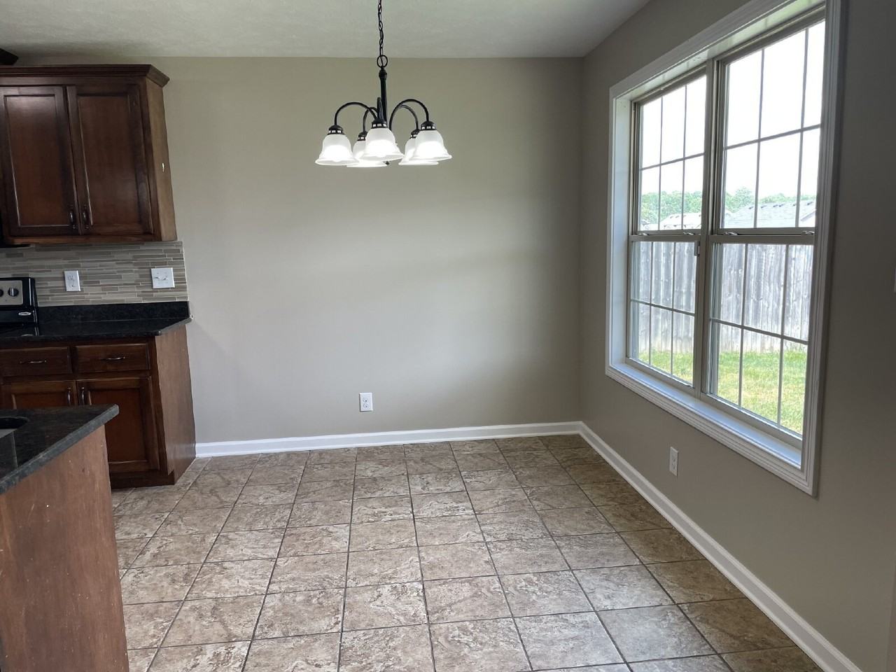 1187 Freedom Dr - Photo 6 of 15