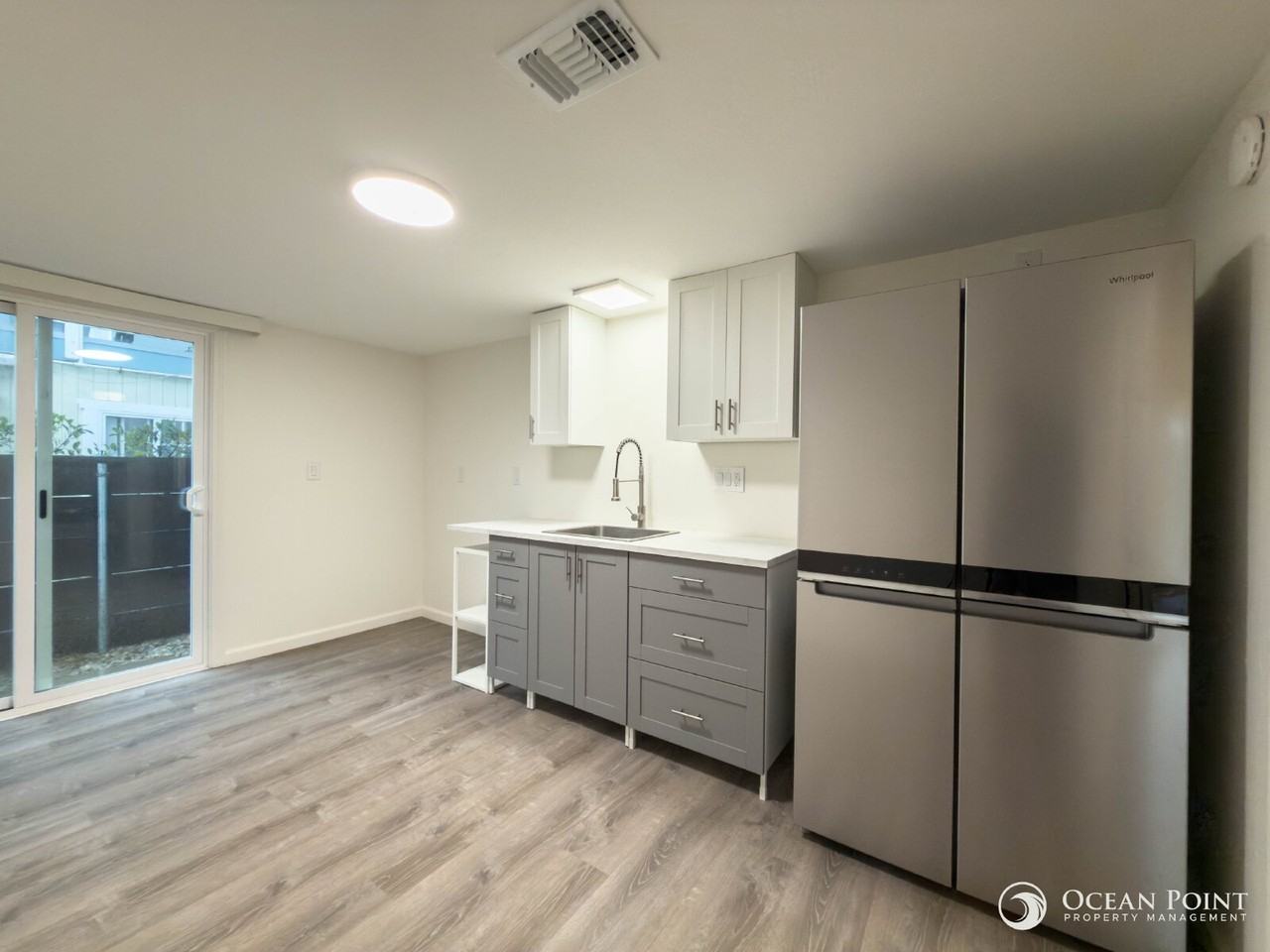 1184 Cornwall Ln - Photo 4 of 22