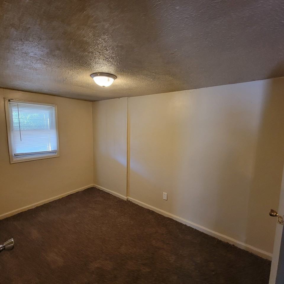 3829 Spann Ave - Photo 2 of 6