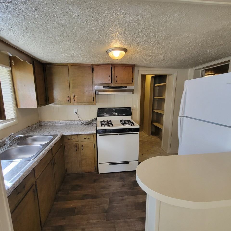 3829 Spann Ave - Photo 4 of 6