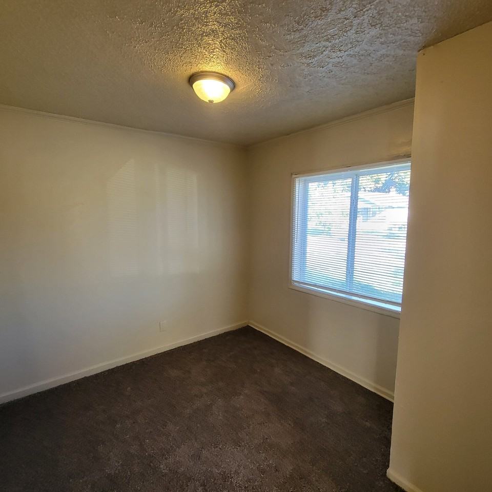 3829 Spann Ave - Photo 5 of 6