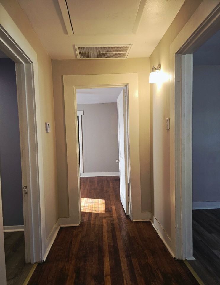 1127 W Procter St - Photo 5 of 9