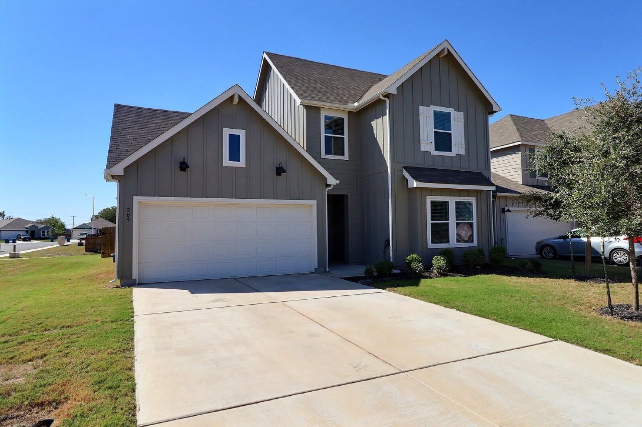 209 N Richland Dr - Photo 2 of 20