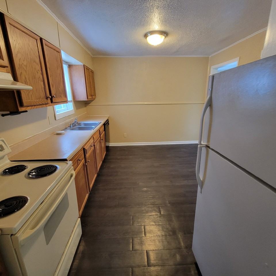1501 S Kiel Ave - Photo 7 of 8
