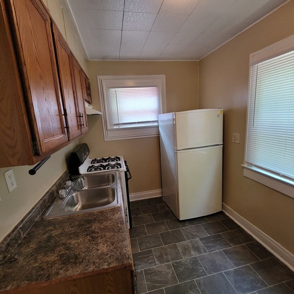 726 N Exeter Ave - Photo 3 of 7