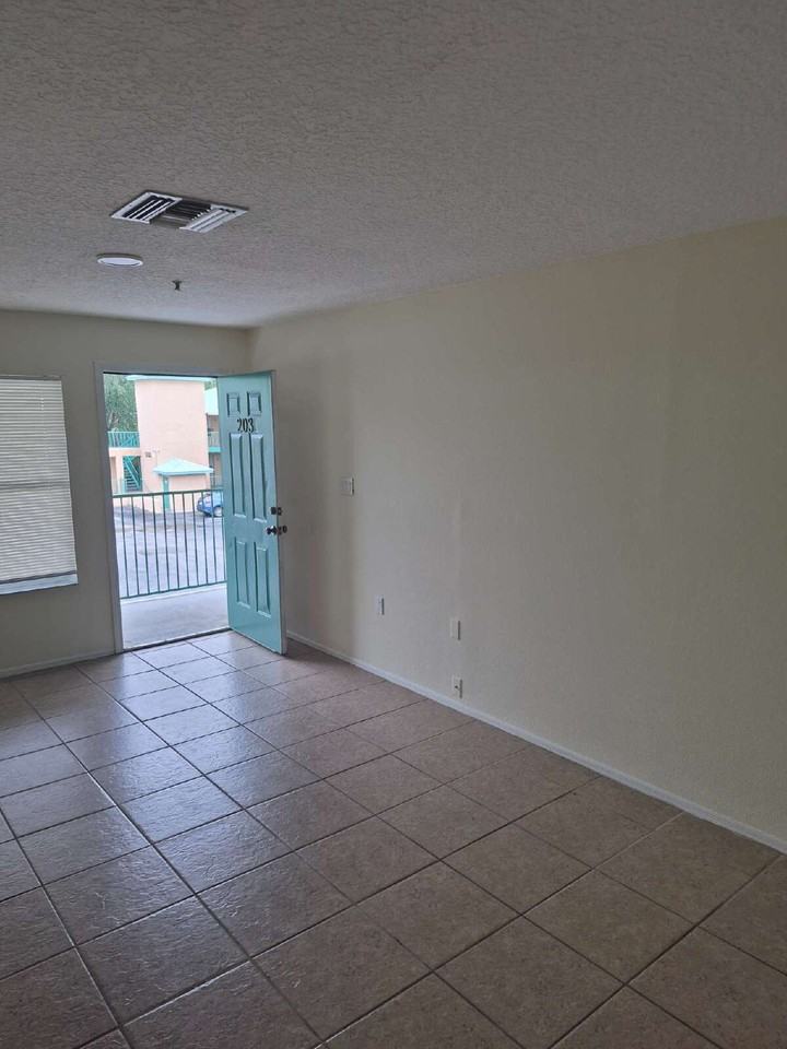 5816 Congress St #203 - Photo 5 of 16