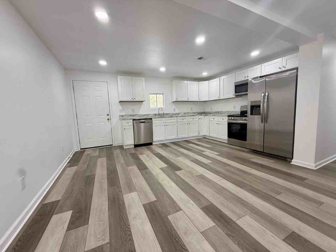 422 Pole Hill Rd - Photo 2 of 12