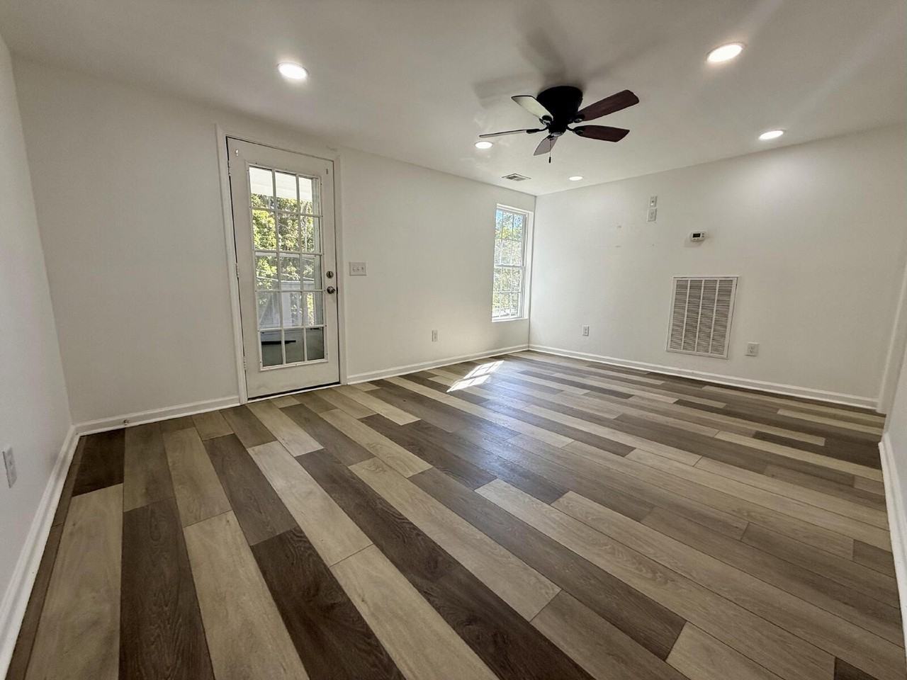 422 Pole Hill Rd - Photo 3 of 12