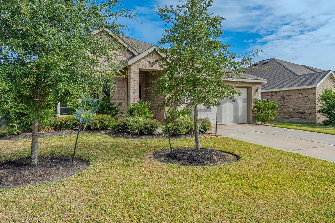 5027 Viridian Forest Dr - Photo 4 of 34