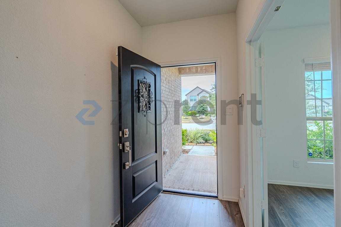 5027 Viridian Forest Dr - Photo 6 of 34