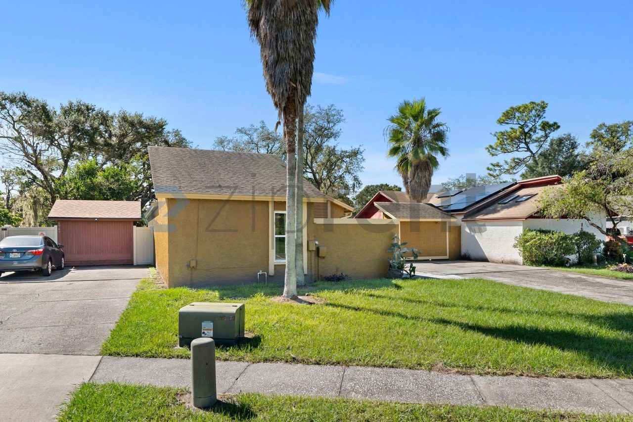 1947 Gregory Dr - Photo 4 of 22