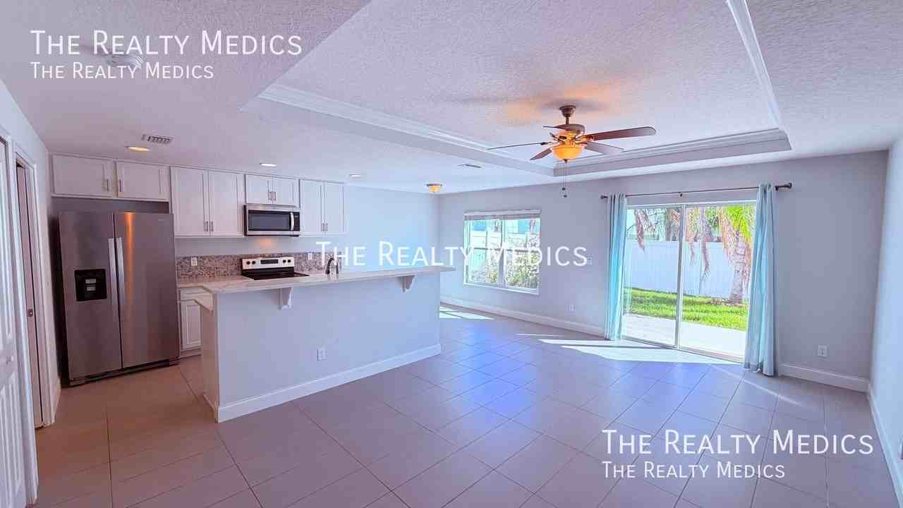 5137 Pineland Ave #A - Photo 6 of 33