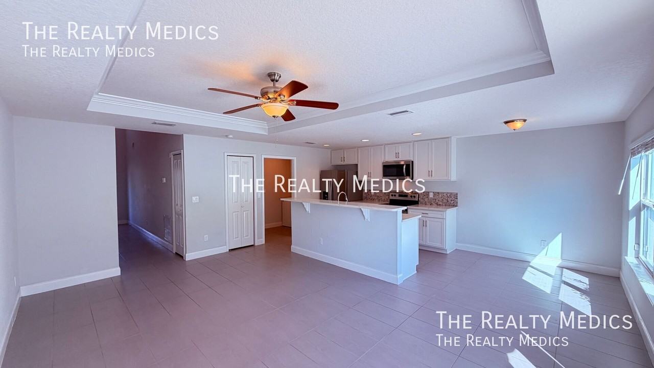 5137 Pineland Ave #A - Photo 7 of 33