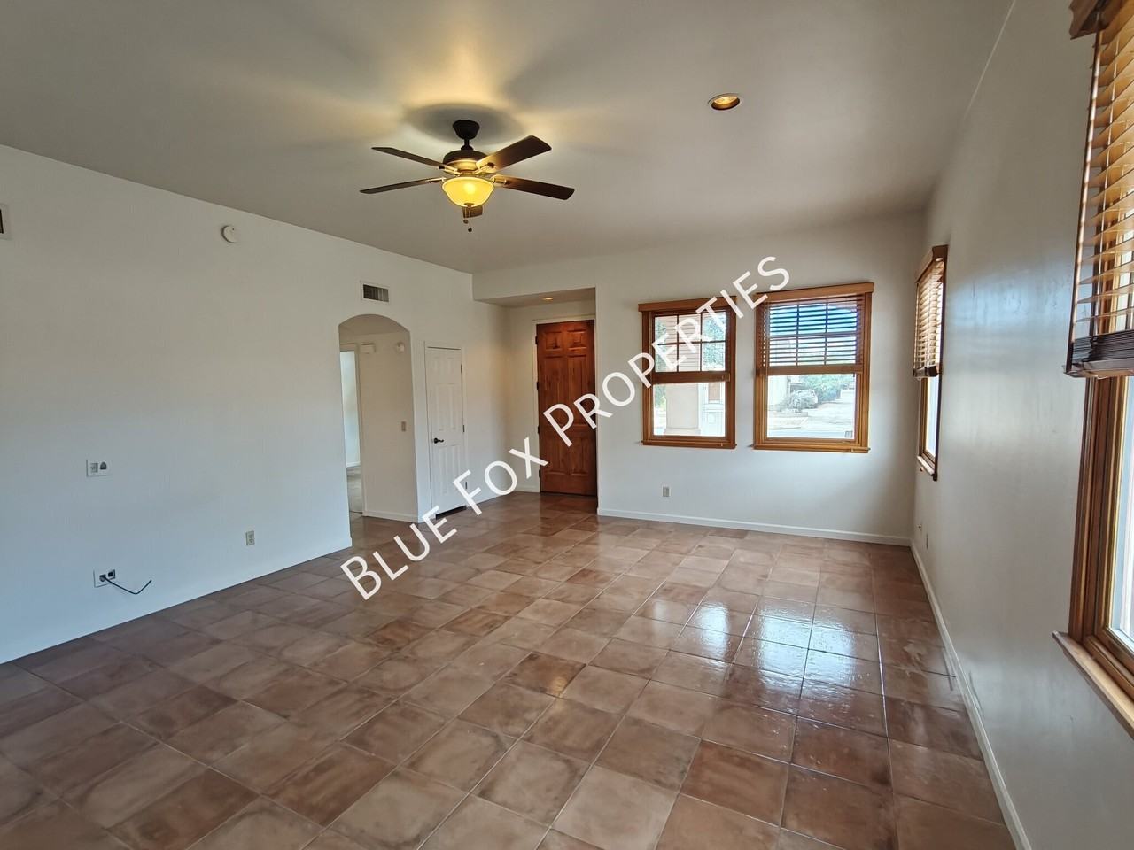 850 N 2nd Ave - Photo 4 of 44