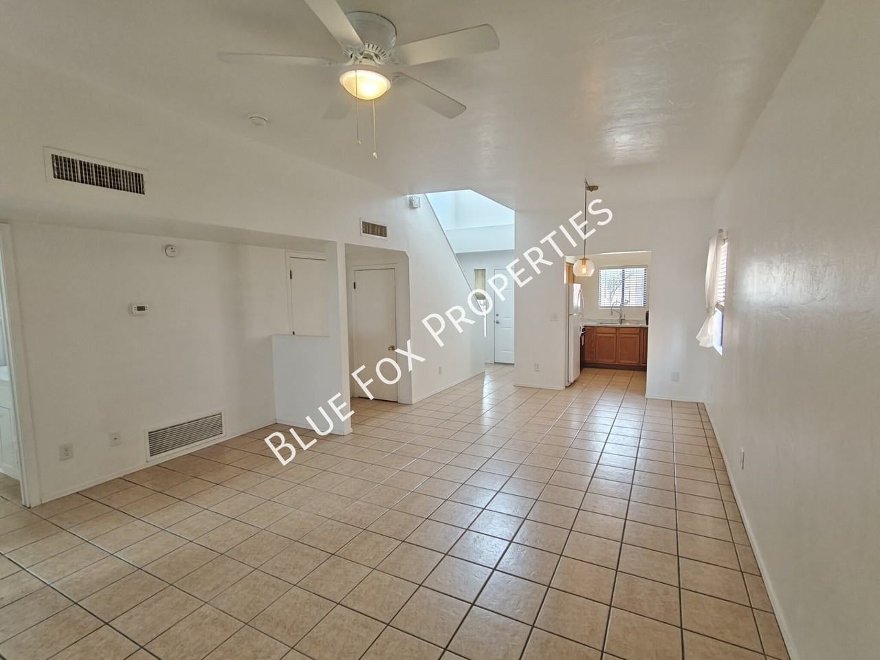 1654 E Calle Grandiosa - Photo 3 of 26