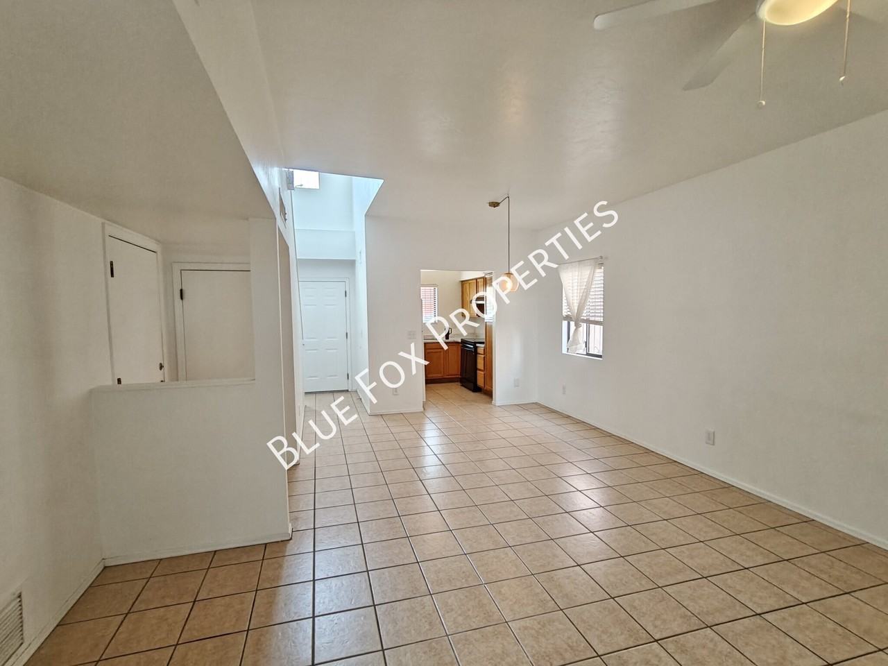 1654 E Calle Grandiosa - Photo 4 of 26
