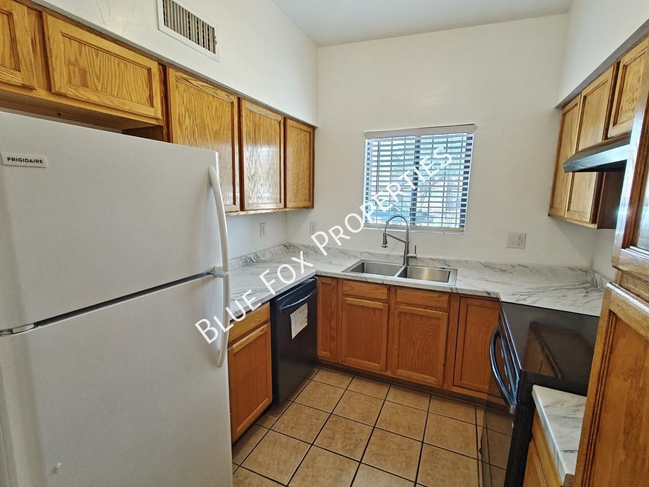 1654 E Calle Grandiosa - Photo 6 of 26