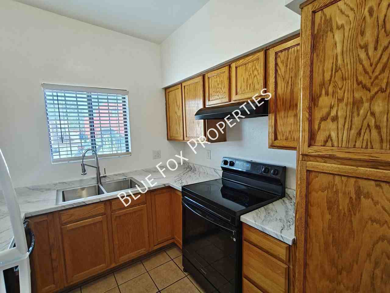 1654 E Calle Grandiosa - Photo 7 of 26