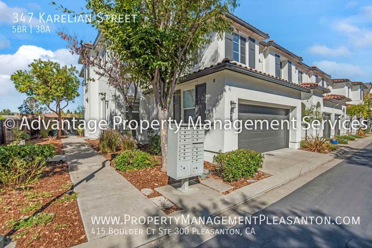 347 Karelian St - Photo 2 of 30