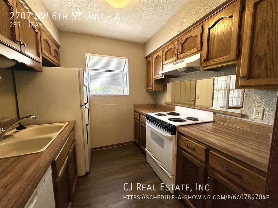 2707 Nw 6th St #A - Photo 6 of 11