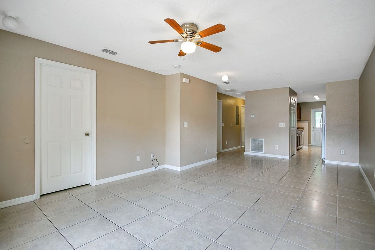 823 Douglass Ave - Photo 3 of 14