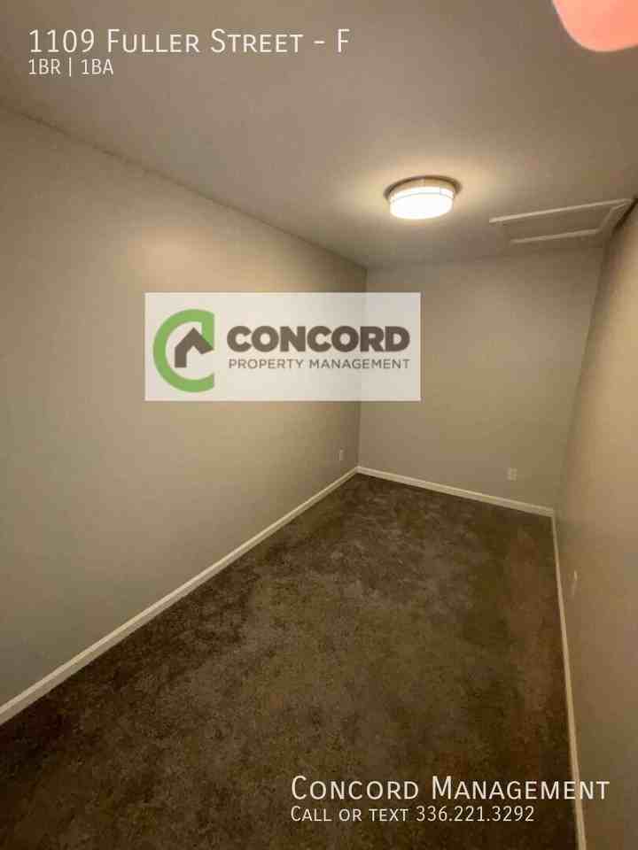1109 Fuller St #F - Photo 6 of 8