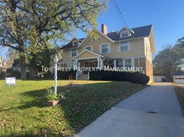 featured image of 4216 Ingersoll Ave #6