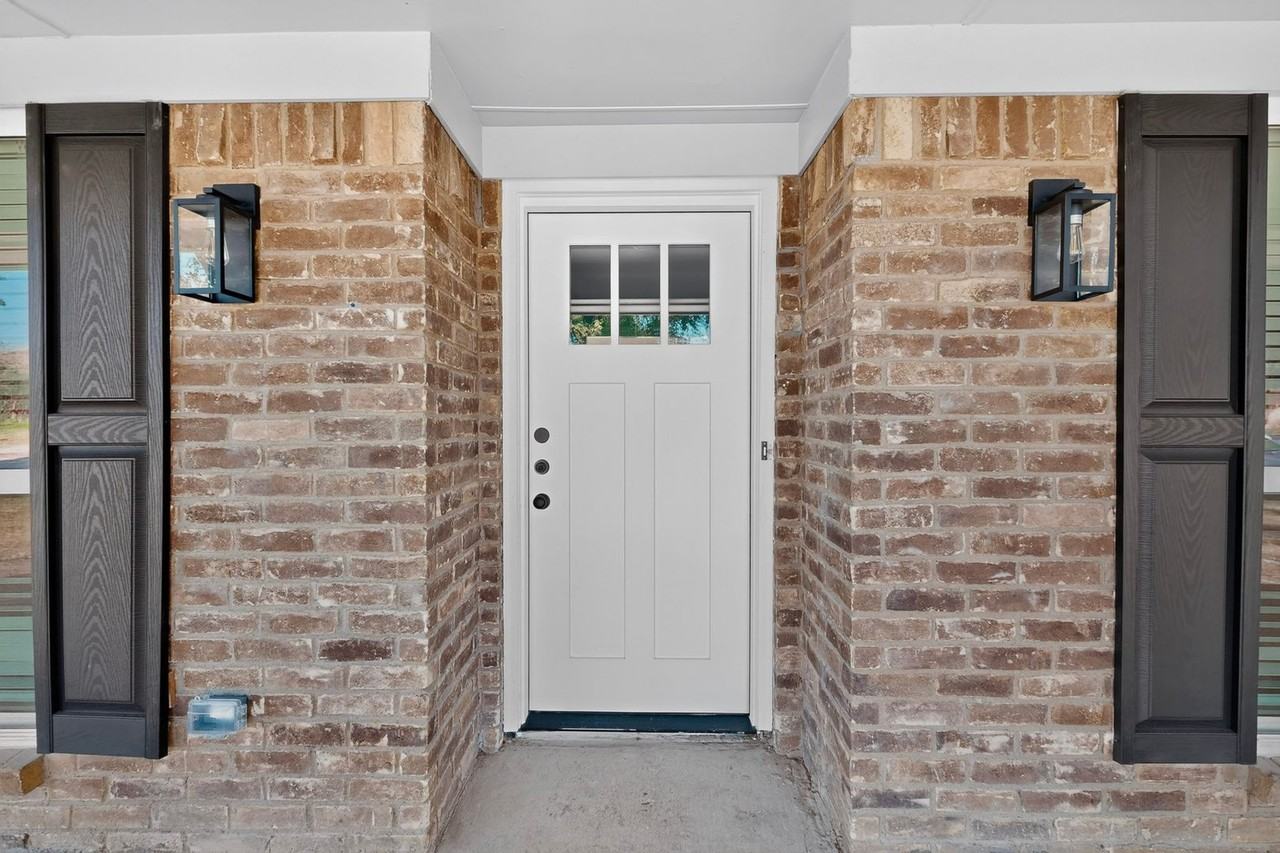 1926 Camden Way - Photo 2 of 18