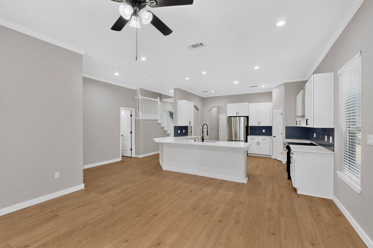 612 Wyndham Cir - Photo 5 of 18