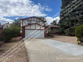 featured image of 4920 Molly Pond Ct