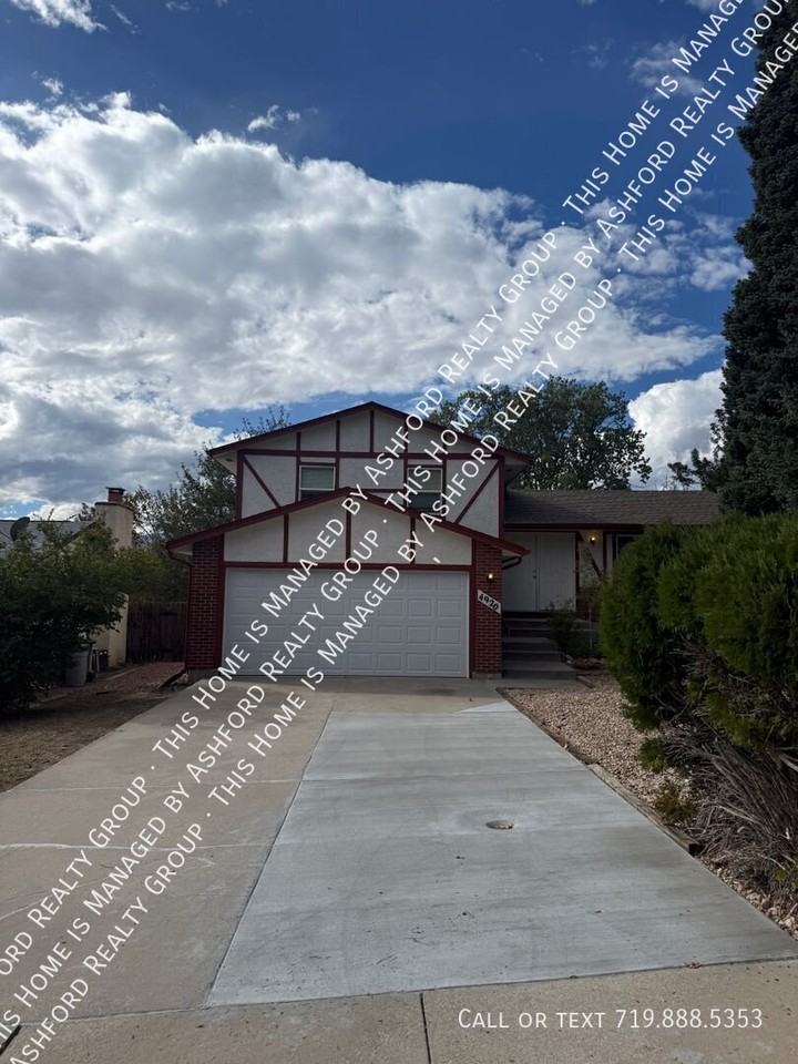 4920 Molly Pond Ct - Photo 3 of 29