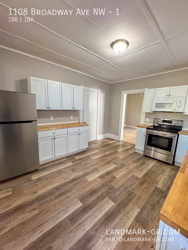 1108 Broadway Ave Nw #1 - Photo 3 of 28