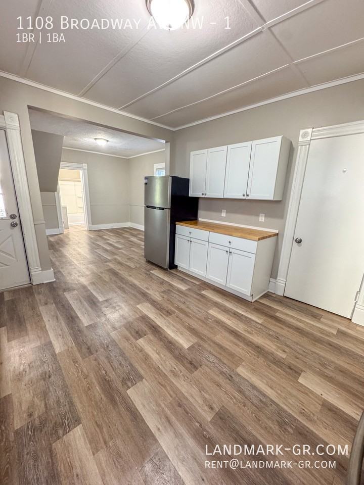 1108 Broadway Ave Nw #1 - Photo 4 of 28