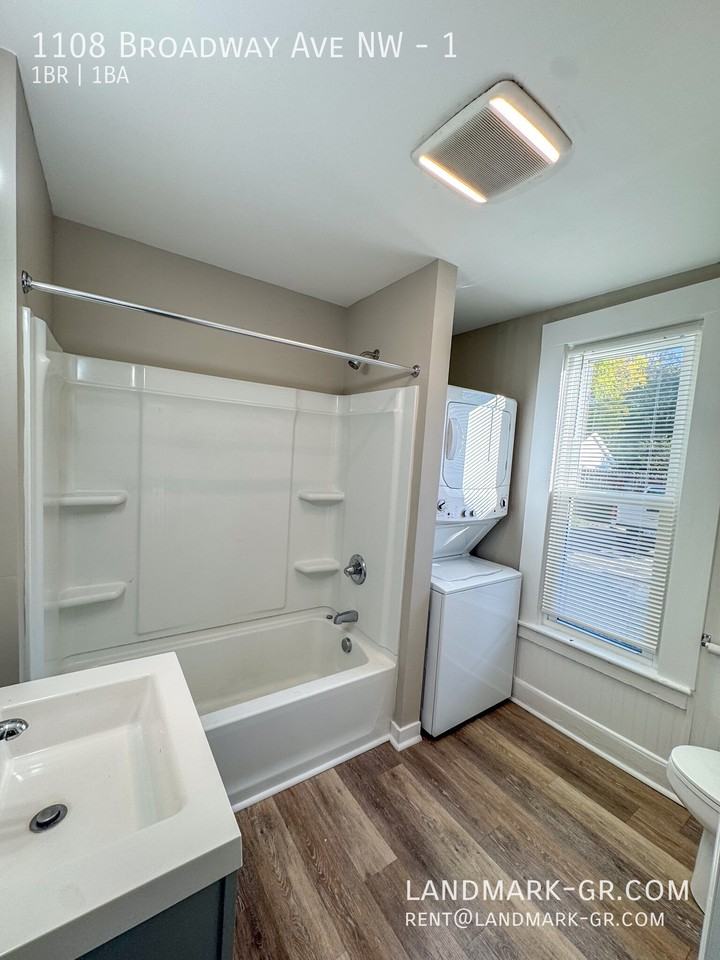 1108 Broadway Ave Nw #1 - Photo 7 of 28