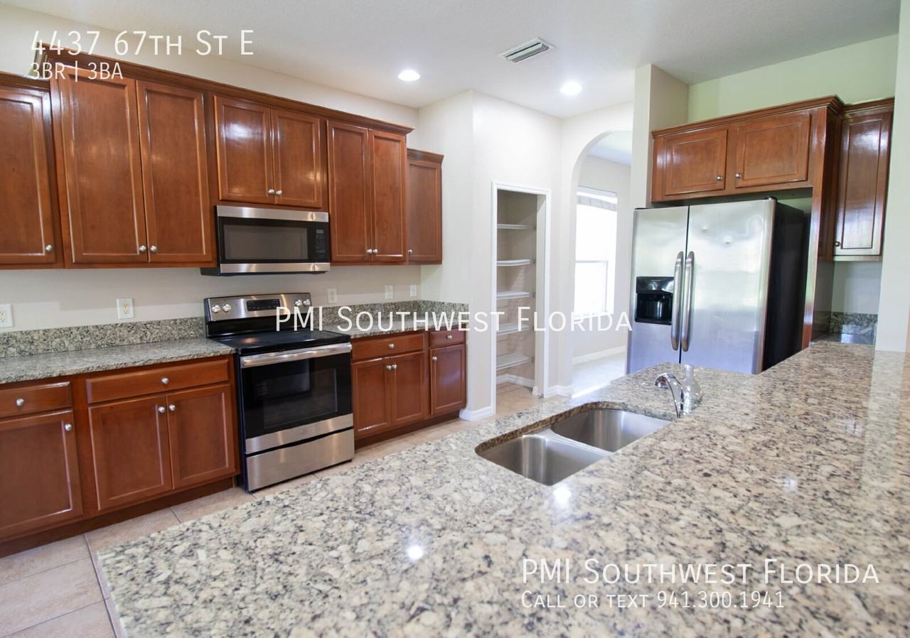 4437 67th St E - Photo 3 of 27