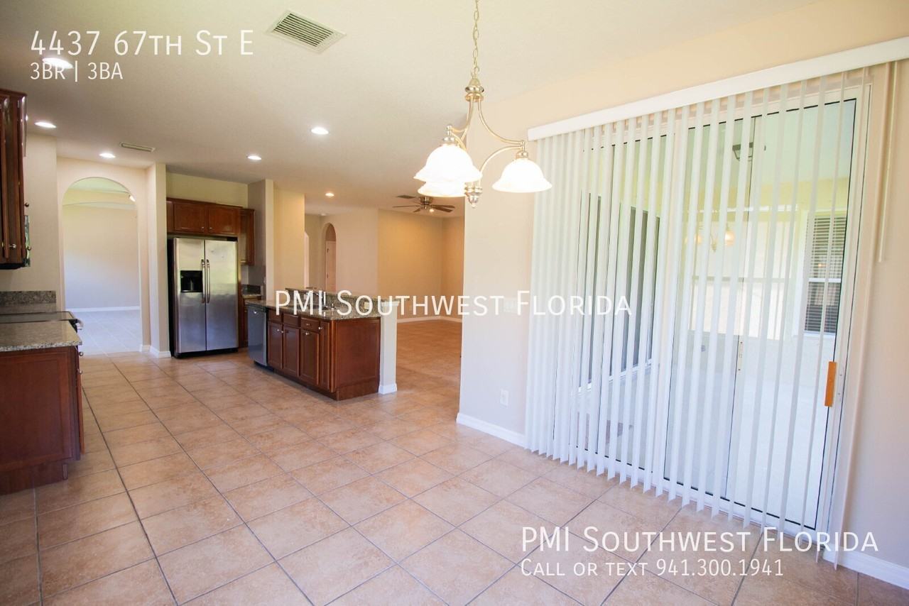 4437 67th St E - Photo 5 of 27