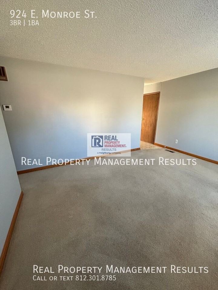 924 E Monroe St - Photo 2 of 17