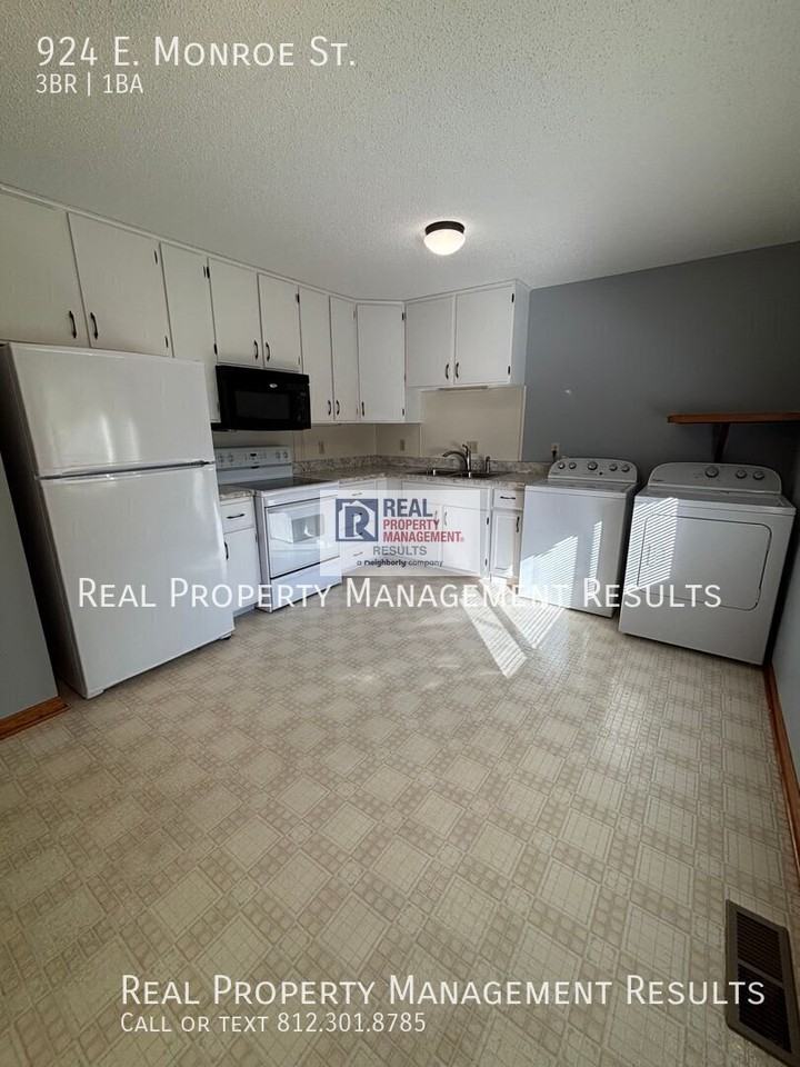 924 E Monroe St - Photo 4 of 17