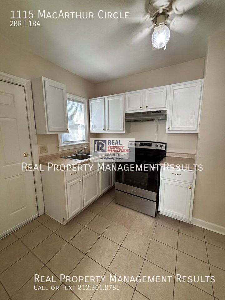 1115 Macarthur Cir - Photo 5 of 14