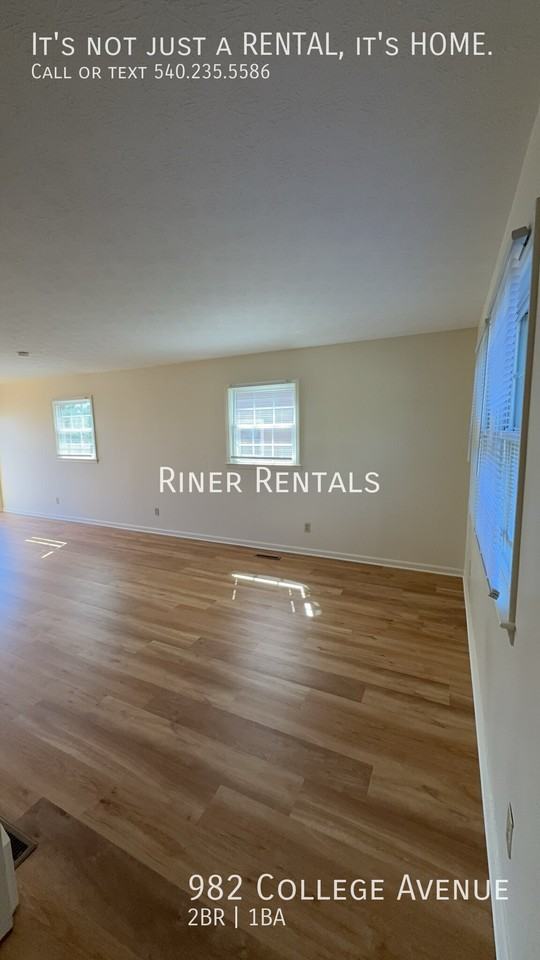 982 College Ave - Photo 3 of 13