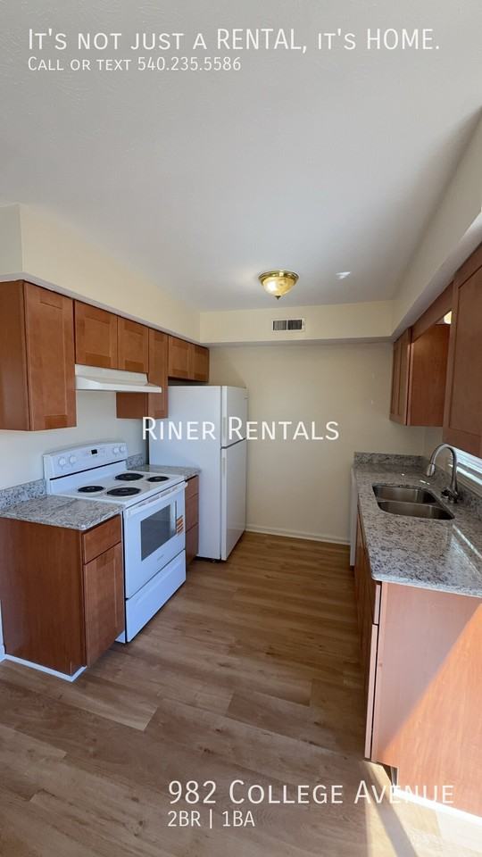 982 College Ave - Photo 7 of 13