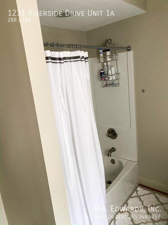 1231 Riverside Dr Apt 1a - Photo 5 of 9