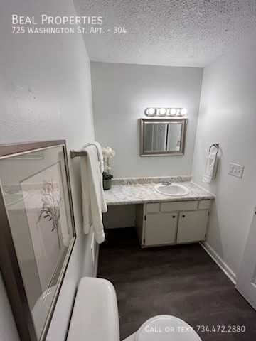 725 Washington St #304 - Photo 7 of 16