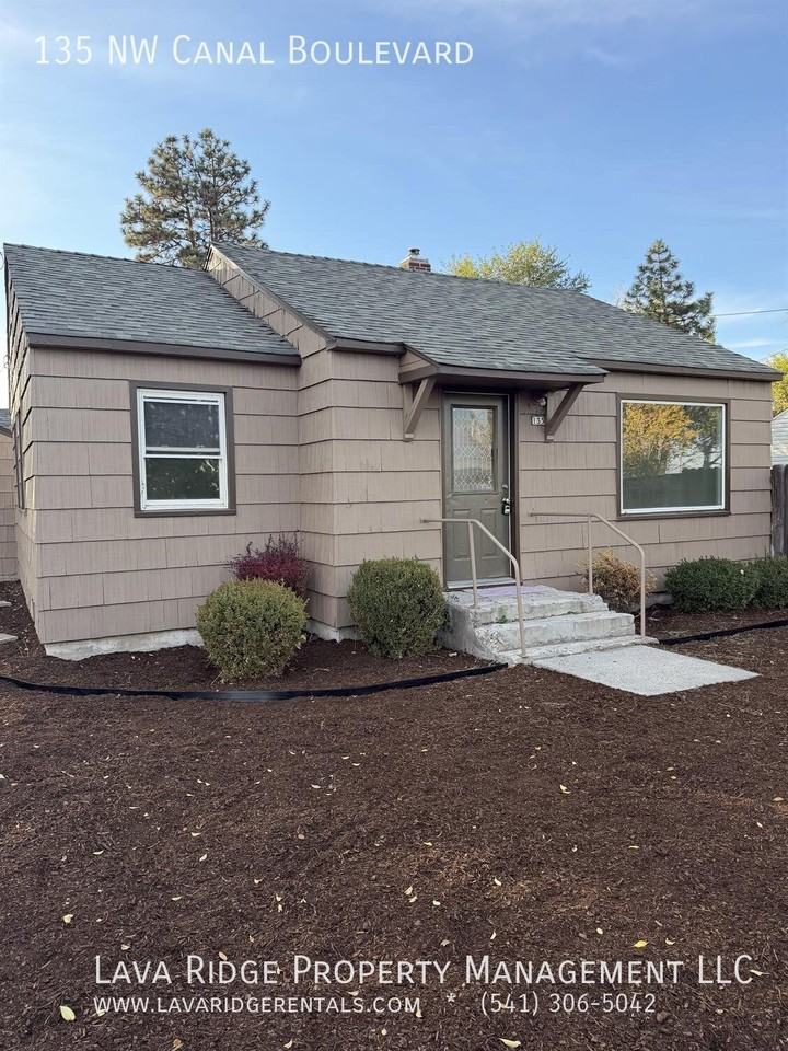 135 Nw Canal Blvd - Photo 2 of 8