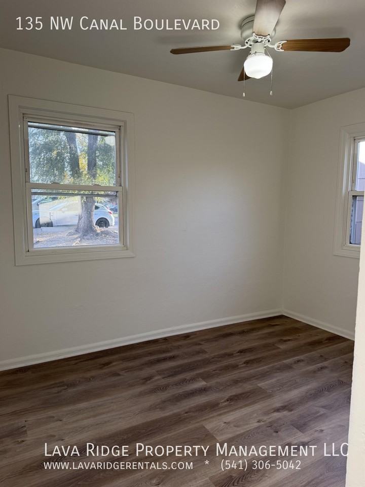 135 Nw Canal Blvd - Photo 4 of 8